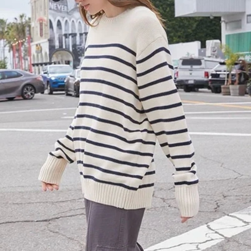 Brandy Melville John Galt 100% Cotton Navy Cream Striped Sweater Fall Fisherman